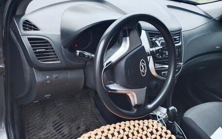 Hyundai Solaris II рестайлинг, 2013 год, 650 000 рублей, 6 фотография