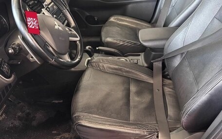 Mitsubishi Outlander III рестайлинг 3, 2013 год, 1 399 000 рублей, 7 фотография