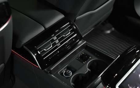 Audi A8, 2021 год, 15 500 000 рублей, 14 фотография