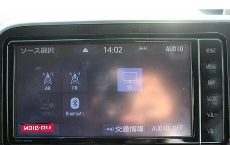 Toyota Sienta, 2022 год, 10 фотография