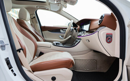 Mercedes-Benz E-Класс, 2017 год, 3 699 000 рублей, 33 фотография