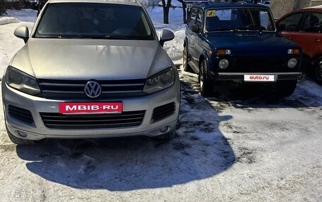 Volkswagen Touareg III, 2011 год, 1 350 000 рублей, 2 фотография