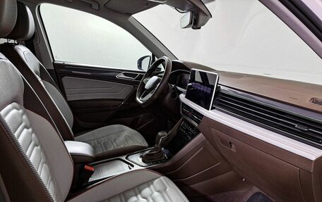 Volkswagen Tiguan II, 2021 год, 3 649 000 рублей, 11 фотография