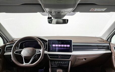 Volkswagen Tiguan II, 2021 год, 3 649 000 рублей, 14 фотография