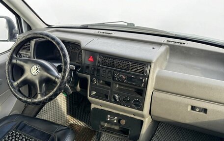 Volkswagen Caravelle T4, 2001 год, 799 999 рублей, 8 фотография