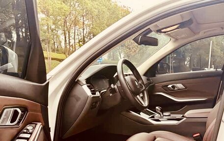 BMW 3 серия, 2022 год, 2 800 000 рублей, 9 фотография