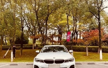 BMW 3 серия, 2022 год, 2 800 000 рублей, 2 фотография