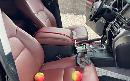 Toyota Land Cruiser 200, 2012 год, 2 900 000 рублей, 9 фотография