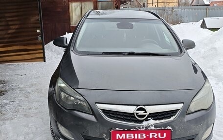 Opel Astra J, 2011 год, 695 000 рублей, 2 фотография