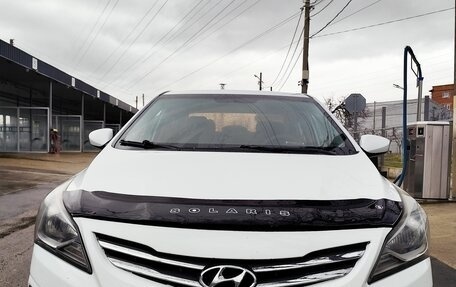 Hyundai Solaris II рестайлинг, 2015 год, 620 000 рублей, 1 фотография