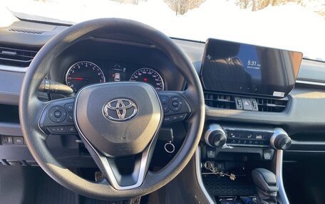 Toyota RAV4, 2025 год, 3 800 000 рублей, 23 фотография