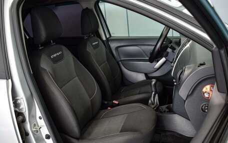 Renault Logan II, 2019 год, 1 000 000 рублей, 8 фотография