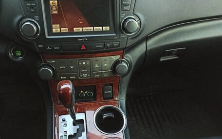 Toyota Highlander III, 2012 год, 2 590 000 рублей, 11 фотография