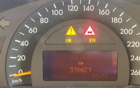 Mercedes-Benz C-Класс, 2002 год, 350 000 рублей, 12 фотография