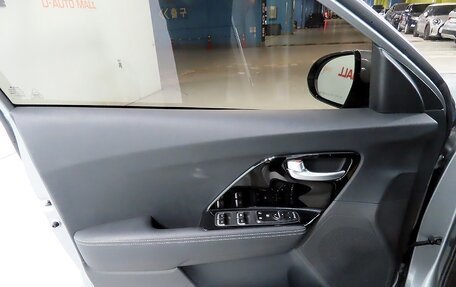 KIA Niro I, 2021 год, 2 050 000 рублей, 13 фотография