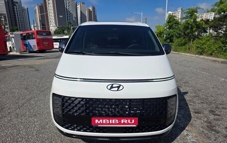 Hyundai Staria, 2025 год, 10 890 000 рублей, 2 фотография