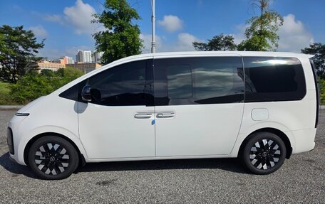 Hyundai Staria, 2025 год, 10 890 000 рублей, 6 фотография