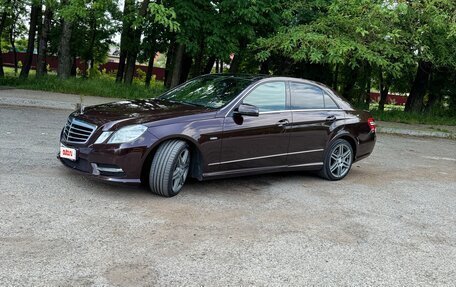 Mercedes-Benz E-Класс, 2011 год, 1 650 000 рублей, 2 фотография