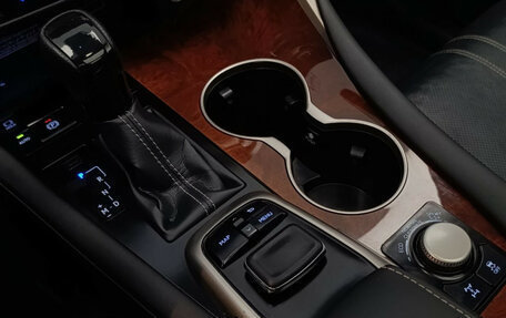 Lexus RX IV рестайлинг, 2018 год, 4 500 000 рублей, 17 фотография
