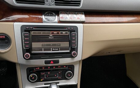 Volkswagen Passat B7, 2011 год, 1 050 000 рублей, 16 фотография