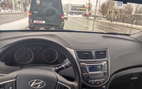 Hyundai Solaris II рестайлинг, 2015 год, 1 030 000 рублей, 3 фотография