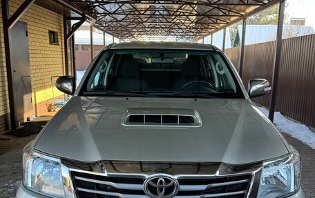 Toyota Hilux VII, 2014 год, 2 850 000 рублей, 2 фотография