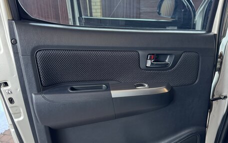 Toyota Hilux VII, 2014 год, 2 850 000 рублей, 24 фотография
