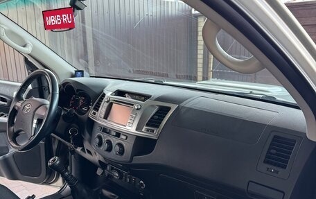 Toyota Hilux VII, 2014 год, 2 850 000 рублей, 27 фотография