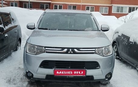 Mitsubishi Outlander III рестайлинг 3, 2012 год, 1 600 000 рублей, 1 фотография