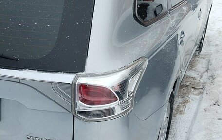 Mitsubishi Outlander III рестайлинг 3, 2012 год, 1 600 000 рублей, 4 фотография