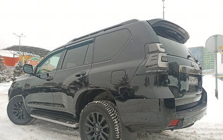 Toyota Land Cruiser Prado 150 рестайлинг 2, 2021 год, 5 875 000 рублей, 5 фотография