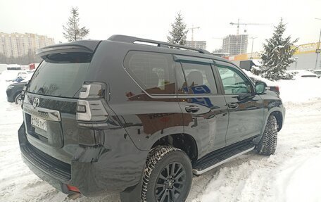 Toyota Land Cruiser Prado 150 рестайлинг 2, 2021 год, 5 875 000 рублей, 7 фотография