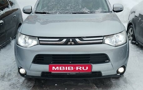 Mitsubishi Outlander III рестайлинг 3, 2012 год, 1 600 000 рублей, 25 фотография