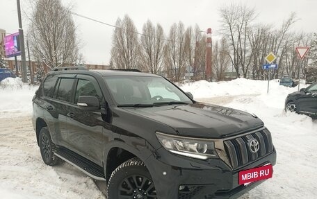 Toyota Land Cruiser Prado 150 рестайлинг 2, 2021 год, 5 875 000 рублей, 9 фотография