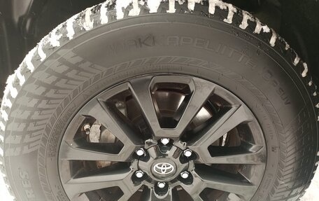 Toyota Land Cruiser Prado 150 рестайлинг 2, 2021 год, 5 875 000 рублей, 10 фотография