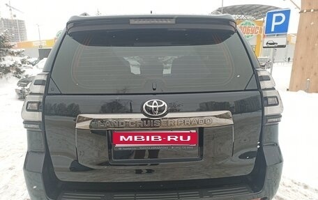 Toyota Land Cruiser Prado 150 рестайлинг 2, 2021 год, 5 875 000 рублей, 6 фотография