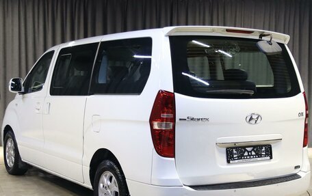 Hyundai Grand Starex Grand Starex I рестайлинг 2, 2011 год, 1 399 000 рублей, 4 фотография