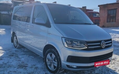 Volkswagen Caravelle T6 рестайлинг, 2015 год, 2 450 000 рублей, 2 фотография