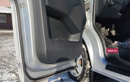 Volkswagen Caravelle T6 рестайлинг, 2015 год, 2 450 000 рублей, 9 фотография