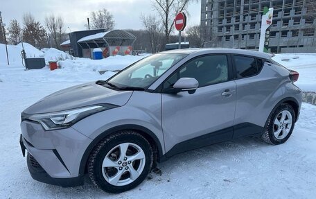 Toyota C-HR I рестайлинг, 2018 год, 1 900 000 рублей, 4 фотография