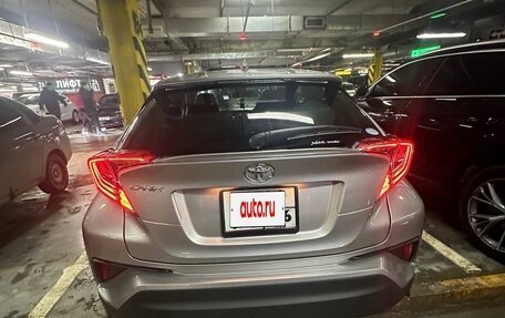 Toyota C-HR I рестайлинг, 2018 год, 1 900 000 рублей, 8 фотография