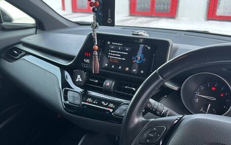 Toyota C-HR I рестайлинг, 2018 год, 1 900 000 рублей, 11 фотография