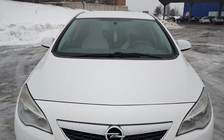 Opel Astra J, 2011 год, 720 000 рублей, 1 фотография