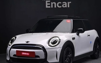 MINI Hatch, 2024 год, 1 980 000 рублей, 1 фотография