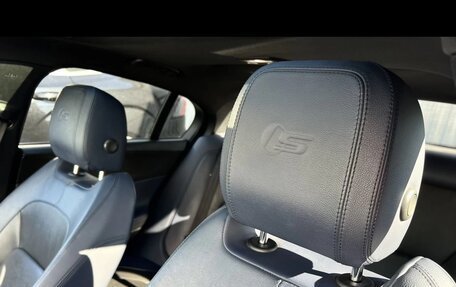 Jaguar XE I рестайлинг, 2016 год, 2 250 000 рублей, 13 фотография