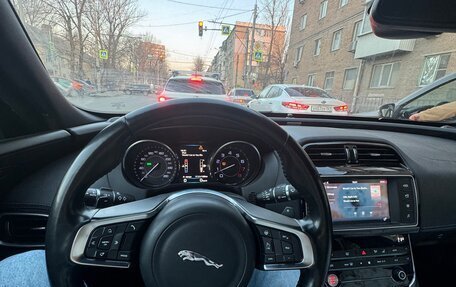 Jaguar XE I рестайлинг, 2016 год, 2 250 000 рублей, 8 фотография