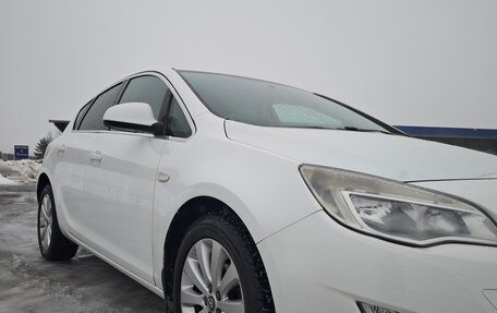 Opel Astra J, 2011 год, 720 000 рублей, 3 фотография