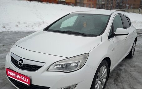 Opel Astra J, 2011 год, 720 000 рублей, 2 фотография
