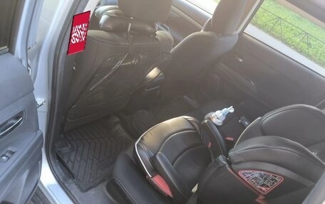 Mitsubishi Outlander III рестайлинг 3, 2018 год, 1 730 000 рублей, 3 фотография