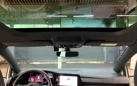 Volkswagen Golf VIII, 2023 год, 1 647 000 рублей, 9 фотография